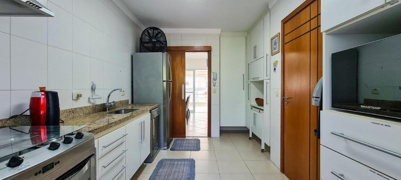 Apto Com Garagem E Lavanderia Em Frente A Praia Гуаружа Экстерьер фото